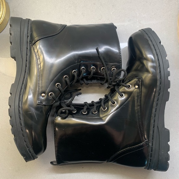 Dirty Laundry ~ Black Lace-up Combat Boots Lug Soles Y2K 90s Size 9 - Picture 7 of 17